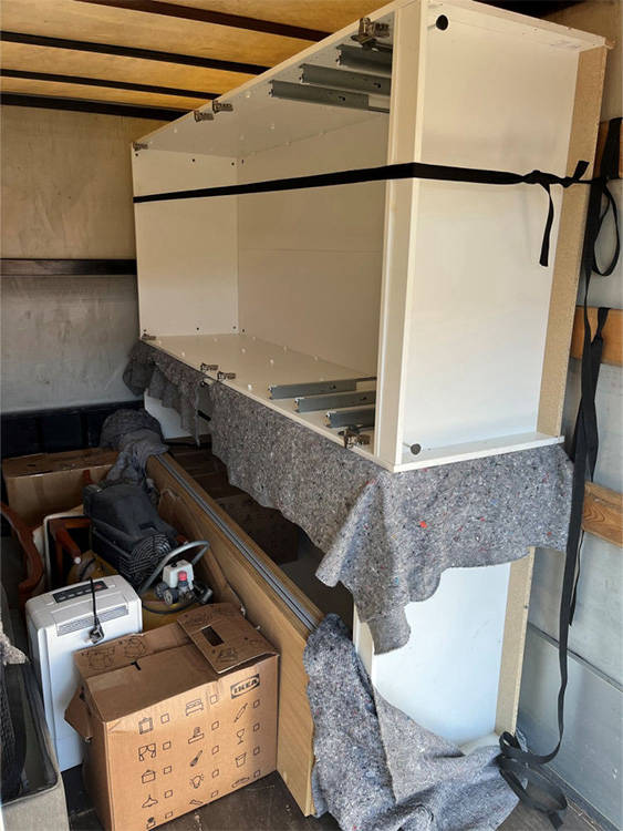 piros7es - szallitas, fuvarozas